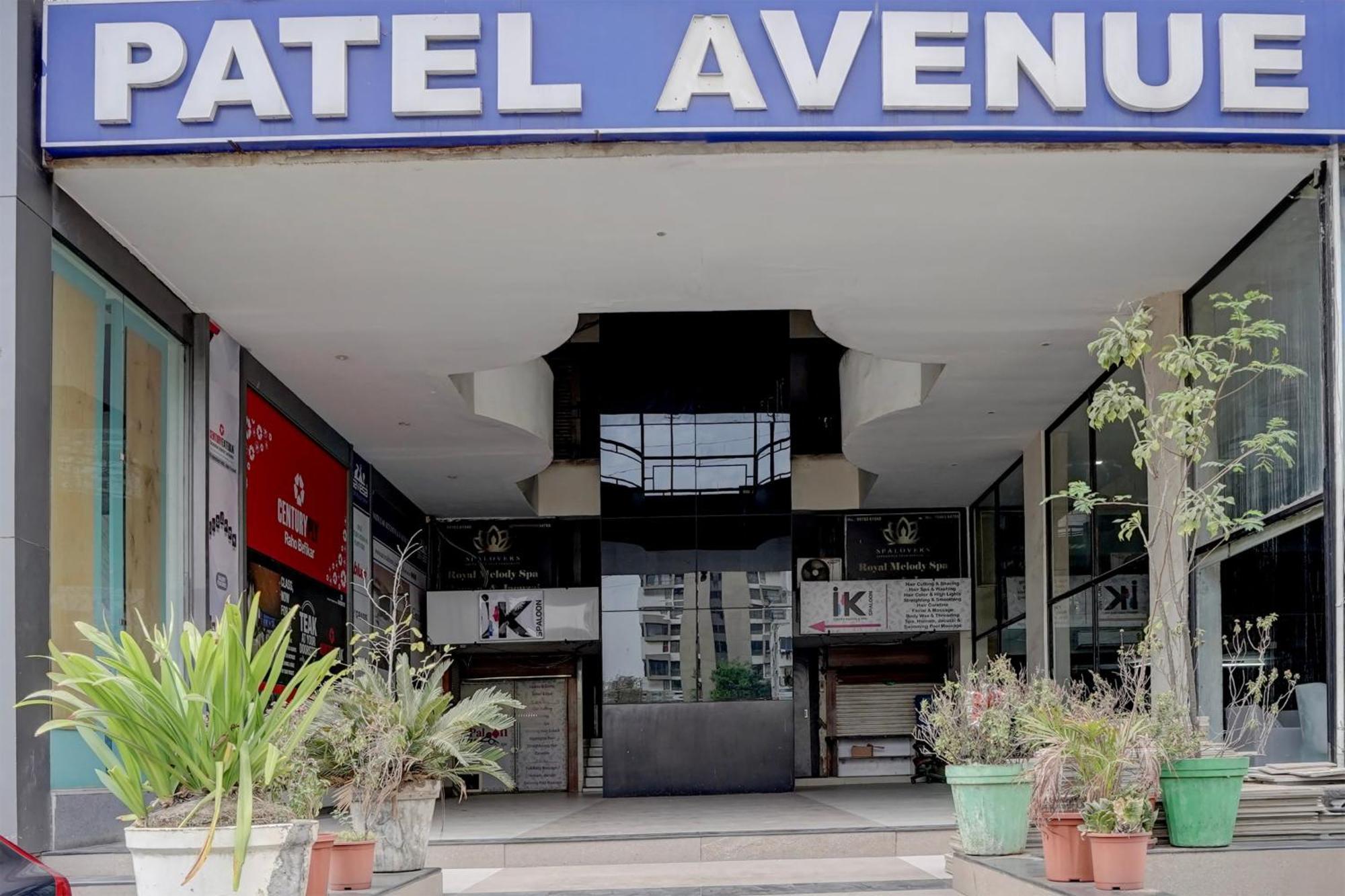 Hotel O Palak Palace 阿穆达巴 外观 照片